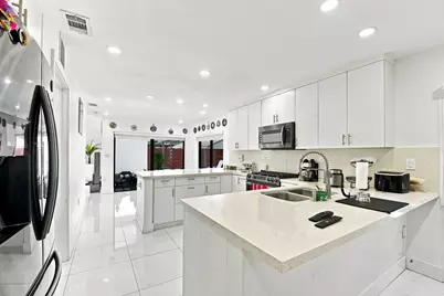 19242 NW 89th Avenue, Hialeah, FL 33018 - Photo 13