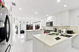 19242 NW 89th Ave, Hialeah, FL 33018 - Photo 13
