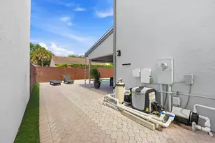 19242 NW 89th Ave, Hialeah, FL 33018 - Photo 45