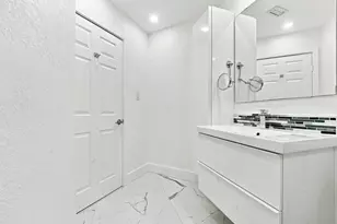 19242 NW 89th Ave, Hialeah, FL 33018 - Photo 33