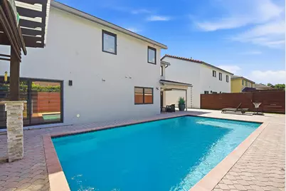 19242 NW 89th Avenue, Hialeah, FL 33018 - Photo 41