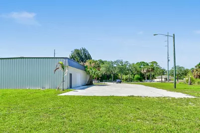 3801 Okeechobee Road, Fort Pierce, FL 34947 - Photo 5