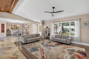 32 SW 14th Ave, Boca Raton, FL 33486 - Photo 9