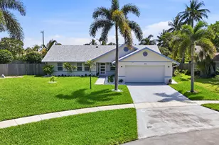 25 Cedar Cir, Boynton Beach, FL 33436 - Photo 1