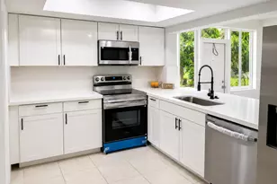 4827 NW 43rd Ct, Lauderdale Lakes, FL 33319 - Photo 3