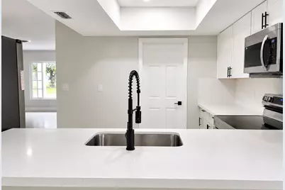 4827 NW 43rd Court, Lauderdale Lakes, FL 33319 - Photo 5