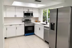 4827 NW 43rd Ct, Lauderdale Lakes, FL 33319 - Photo 3