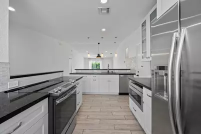 3800 Miramontes Circle, Wellington, FL 33414 - Photo 9