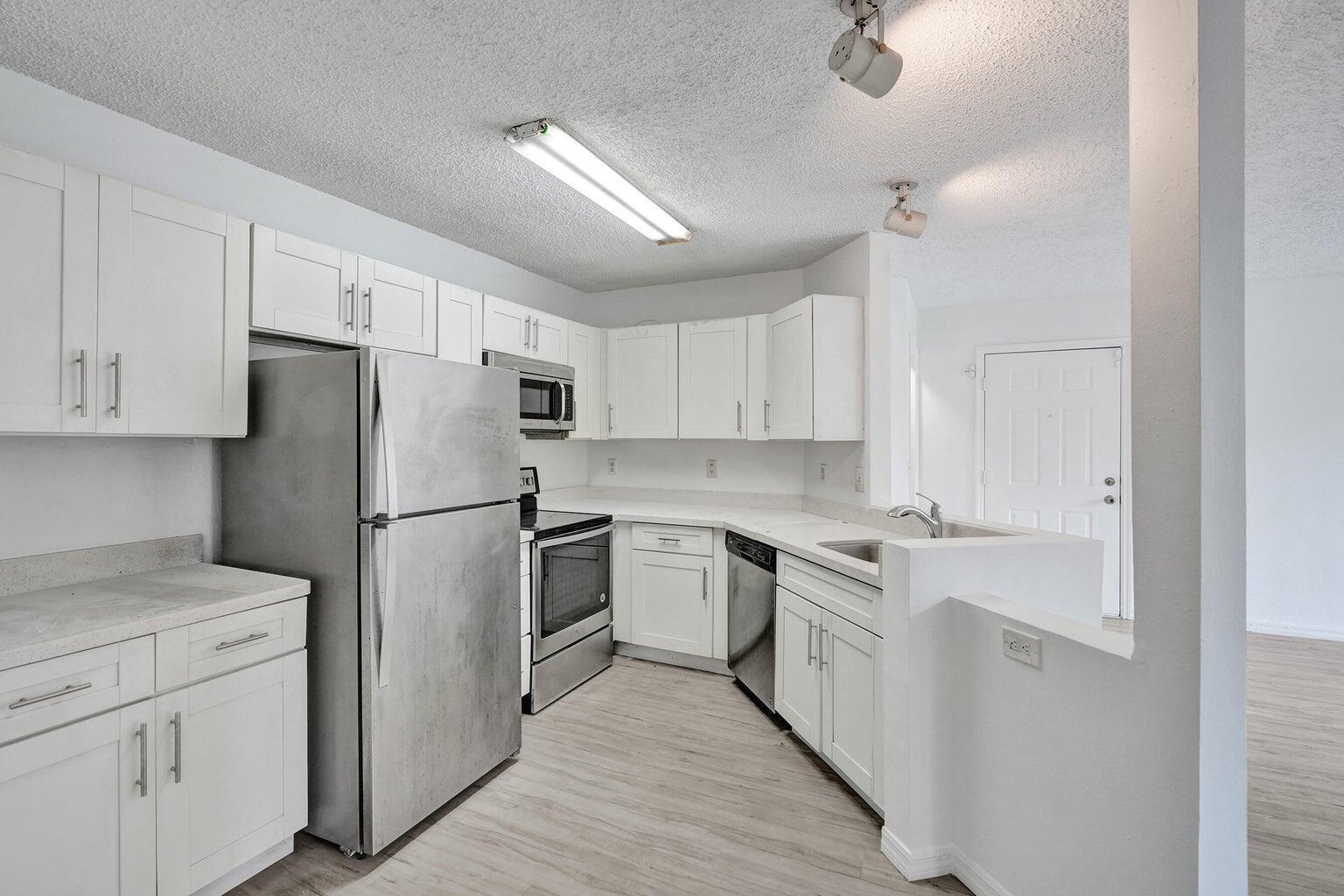 4015 W McNab Rd #D204 main architectural view