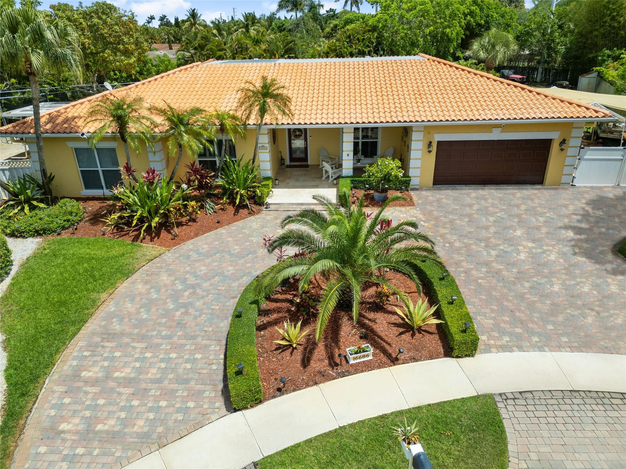 16686 Golfview Dr - 16686 Golfview Dr, Weston, FL 33326 Luxury Property | Jose Angel Pina