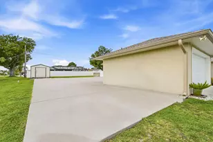 482 SE Galleon Ln, Port Saint Lucie, FL 34983 - Photo 33