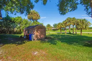 2315 28th Ave SW, Vero Beach, FL 32960 - Photo 11