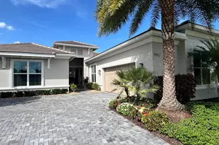 9862 Regency Wy, Palm Beach Gardens, FL 33412 - Photo 1