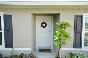 2274 SE Powell Ct, Port Saint Lucie, FL 34952 - Photo 5