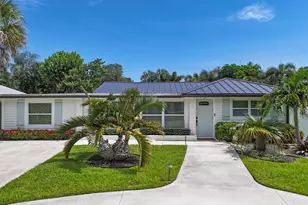 2427 Country Oaks Ln, Palm Beach Gardens, FL 33410 - Photo 5