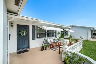 114 SW 8th Ct, Boynton Beach, FL 33426 - Photo 1