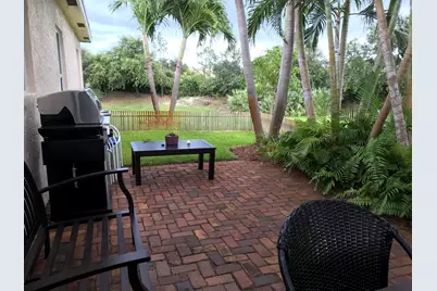 2122 E Ridge Circle E, Boynton Beach, FL 33435 - Photo 9