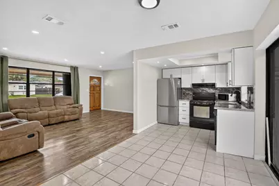 8968 SW 52nd Place, Cooper City, FL 33328 - Photo 9
