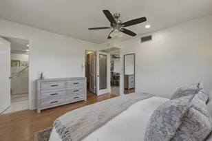 9200 N Hollybrook Lake Dr, Pembroke Pines, FL 33025 - Photo 15