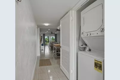 9200 N Hollybrook Lake Drive #310, Pembroke Pines, FL 33025 - Photo 9