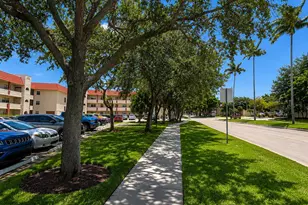 2651 Sunrise Lakes Dr E, Sunrise, FL 33322 - Photo 27