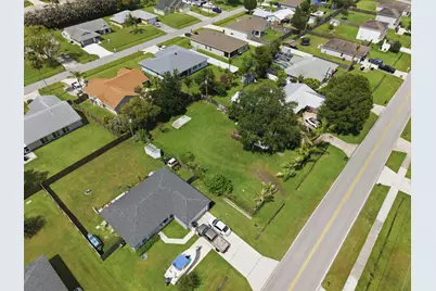 719 SE Thornhill Drive, Port Saint Lucie, FL 34983 - Photo 9
