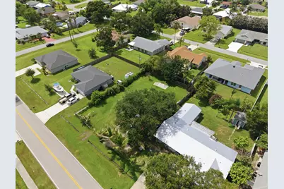719 SE Thornhill Drive, Port Saint Lucie, FL 34983 - Photo 11