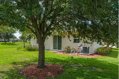 9851 E Verona Circle, Vero Beach, FL 32966 - Photo 17