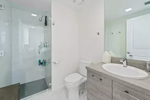400 Sunny Isles Blvd, Sunny Isles Beach, FL 33160 - Photo 21