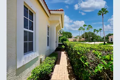530 Commons Drive, Palm Beach Gardens, FL 33418 - Photo 5
