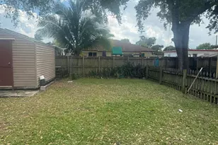 2360 NW 98th St, Miami, FL 33147 - Photo 19