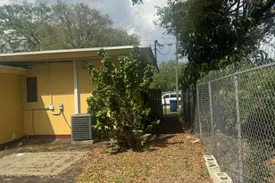 2360 NW 98th St, Miami, FL 33147 - Photo 25
