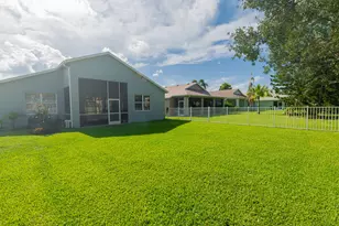 477 SW Talquin Ln, Port Saint Lucie, FL 34986 - Photo 17