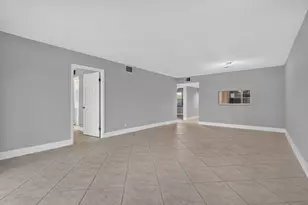 12500 SW 5th Ct, Pembroke Pines, FL 33027 - Photo 5