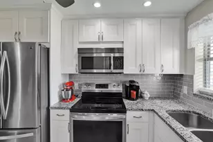 810 SE 7th St, Deerfield Beach, FL 33441 - Photo 33