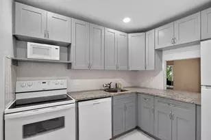 1030 Country Club Dr, Margate, FL 33063 - Photo 5