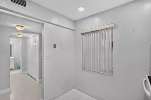 1030 Country Club Dr, Margate, FL 33063 - Photo 7