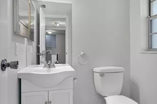 1030 Country Club Dr, Margate, FL 33063 - Photo 9