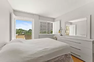 220 Kings Point Dr, Sunny Isles Beach, FL 33160 - Photo 15