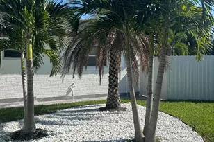 1831 East Ct, Lake Clarke Shores, FL 33406 - Photo 9