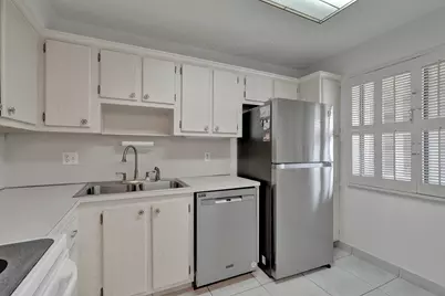 4100 Tivoli Court #304, Lake Worth, FL 33467 - Photo 9