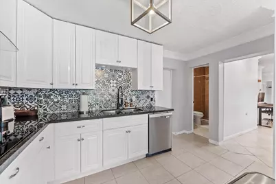 728 NE 9th Avenue, Boynton Beach, FL 33435 - Photo 13