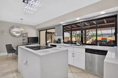 7355 NW 83rd Avenue, Tamarac, FL 33321 - Photo 11