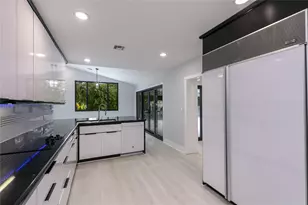 13401 SW 83rd Ave, Pinecrest, FL 33156 - Photo 11