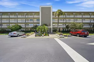 2901 Victoria Cir, Coconut Creek, FL 33066 - Photo 35