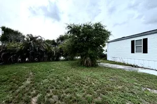 8423 SE Sandy Ln, Hobe Sound, FL 33455 - Photo 25