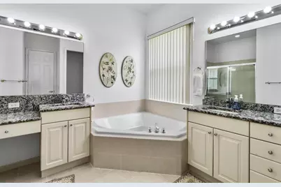 9110 Bay Harbour Circle, West Palm Beach, FL 33411 - Photo 23