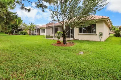 9110 Bay Harbour Circle, West Palm Beach, FL 33411 - Photo 35