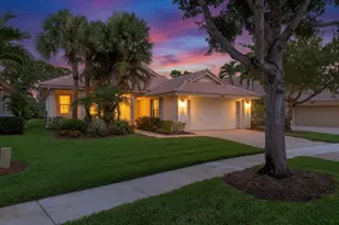 9110 Bay Harbour Cir, West Palm Beach, FL 33411 - Photo 3