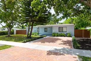 9920 SW 49th St, Miami, FL 33165 - Photo 1